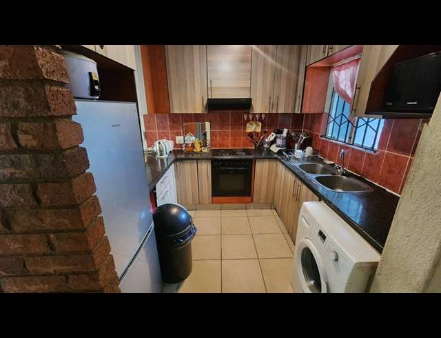 2 BEDROOM TOWNHOUSE FOR SALE IN MULBARTON